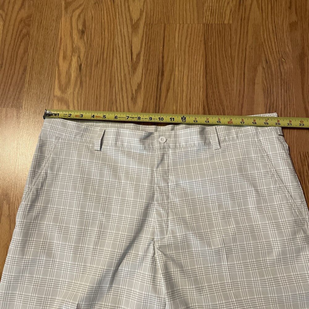 Nike Golf Chino Shorts‎ Mens 40 Gray White Plaid Dri Fit Flat Front - Picture 2 of 10